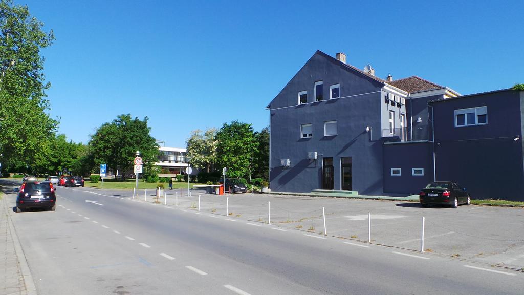 Hostel Levicki Slavonski Brod Eksteriør billede