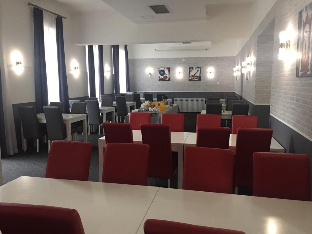 Hostel Levicki Slavonski Brod Eksteriør billede
